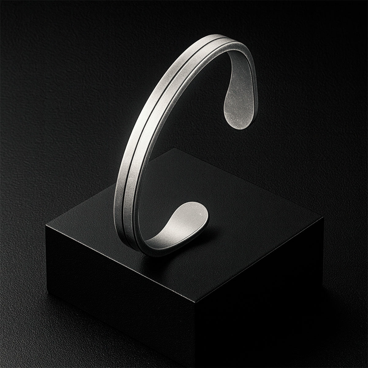 Retro Viking Cuff Bracelet – Rugged Style. Timeless Strength. Stones Men