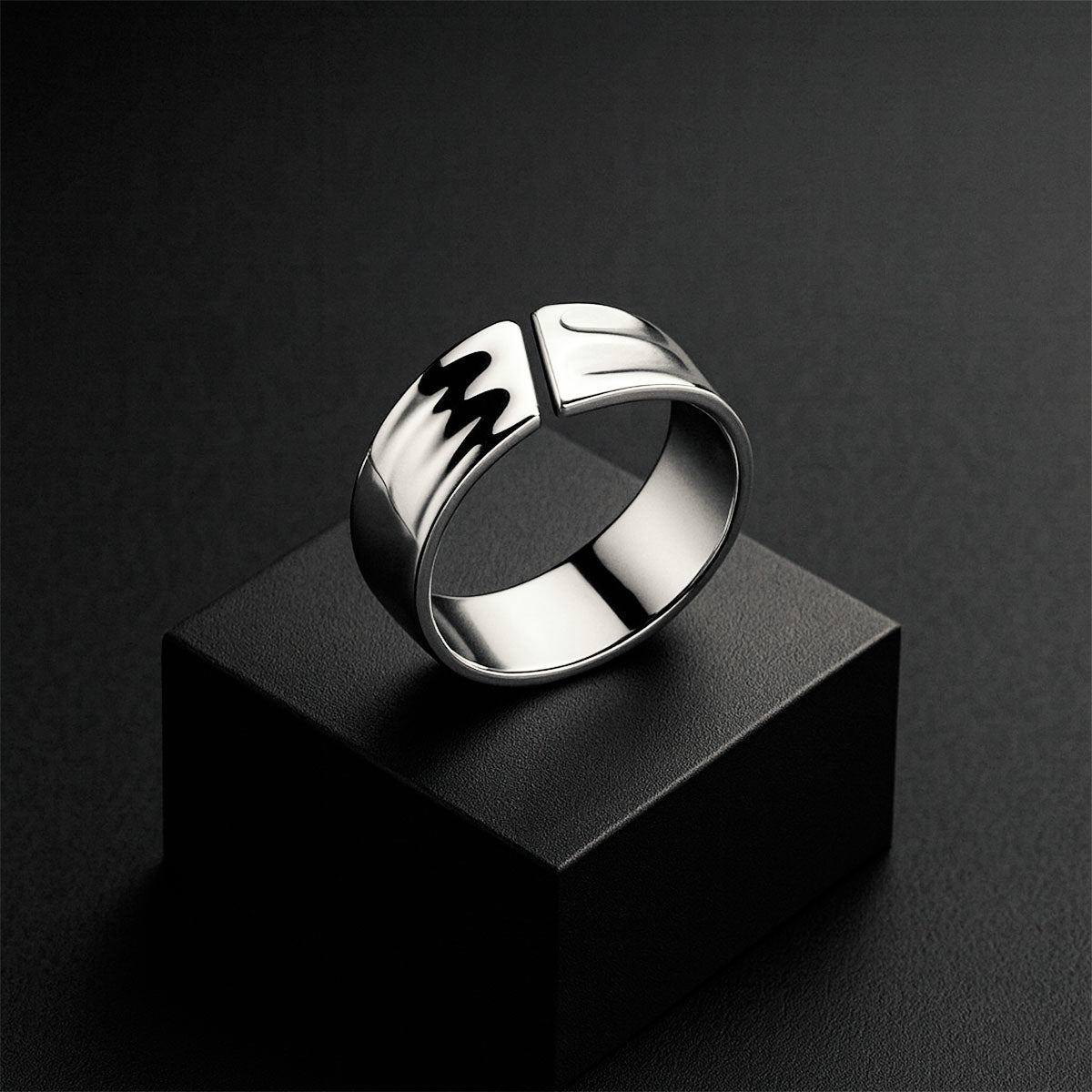 Gold-Plated Wide Ring – Punk Edge. Timeless Shine. Stones Men