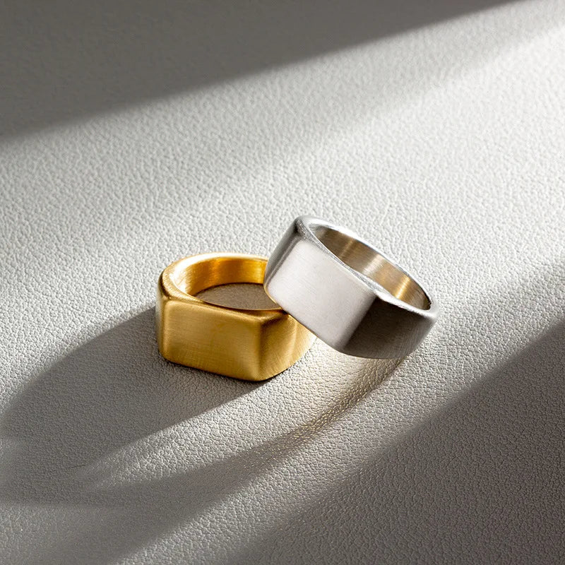 Rectangular Seal Ring – Bold Form. Polished Strength. Stones Men