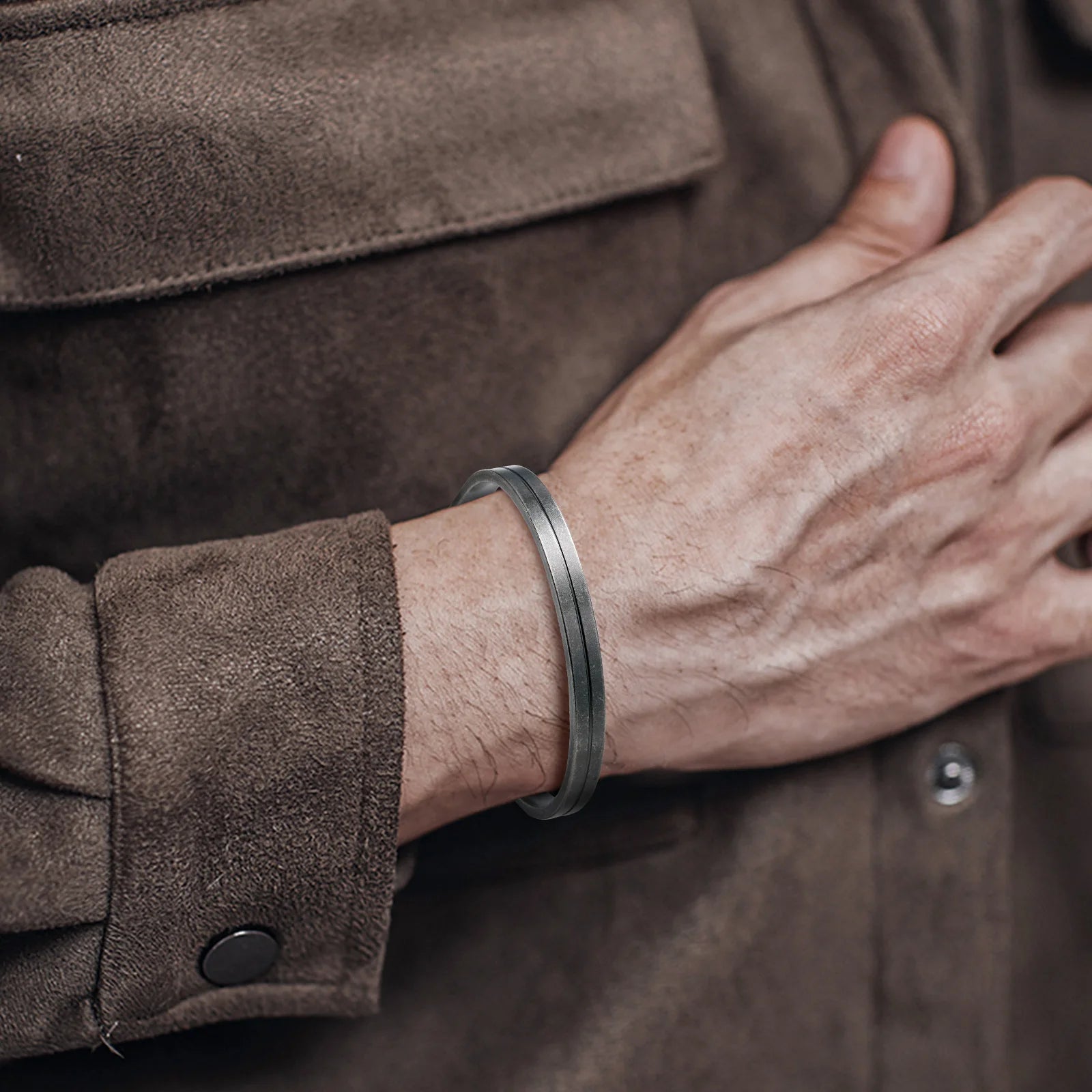Retro Viking Cuff Bracelet – Rugged Style. Timeless Strength. Stones Men